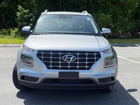 Used 2024 Hyundai Venue SEL FWD image 7