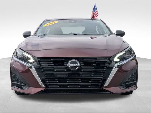 Used 2025 Nissan Altima 2.5 SV FWD image 8