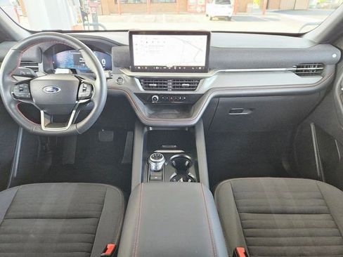 Used 2025 Ford Explorer ST-Line w/ ST-Line Street Pack AWD/4WD image 15