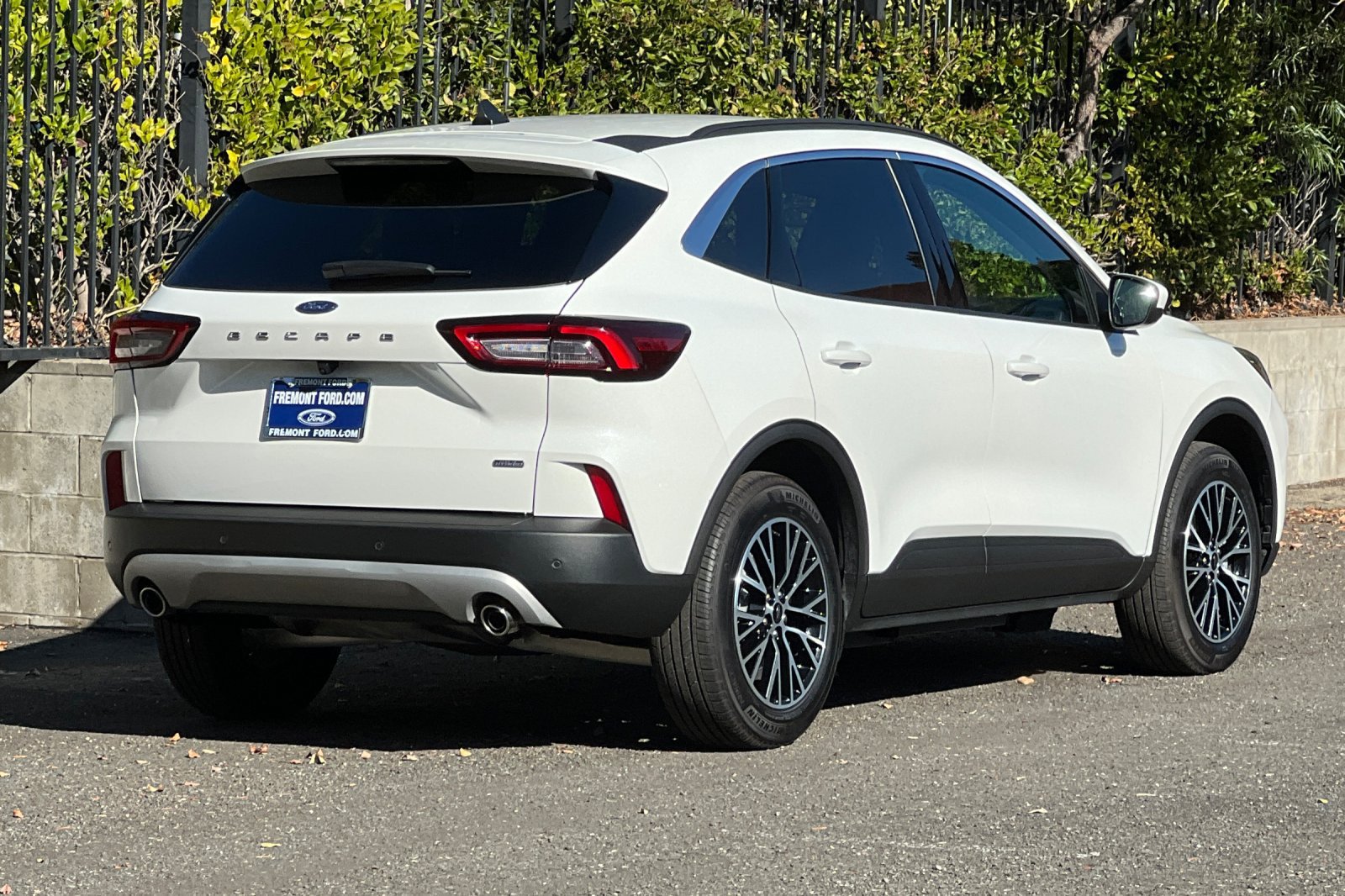 Certified 2024 Ford Escape SE FWD image 3