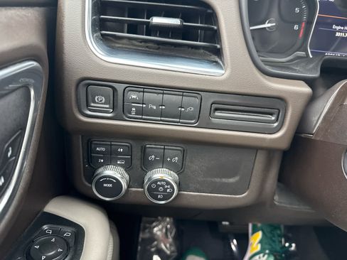 Used 2021 GMC Yukon SLT w/ SLT Premium Package AWD/4WD image 19