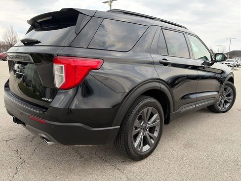 Used 2023 Ford Explorer XLT w/ Equipment Group 202A image 7