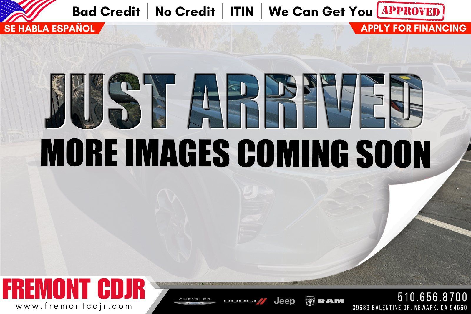 Used 2025 Chevrolet Trax LT FWD image 1