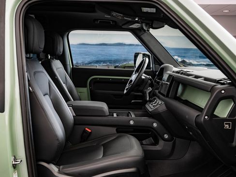 Used 2023 Land Rover Defender 110 75th Limited Edition image 26