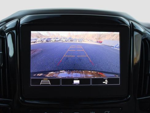 Used 2020 Chevrolet Traverse LT w/ Driver Confidence II Package image 11