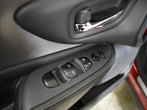 Certified 2024 Nissan Murano SV image 8