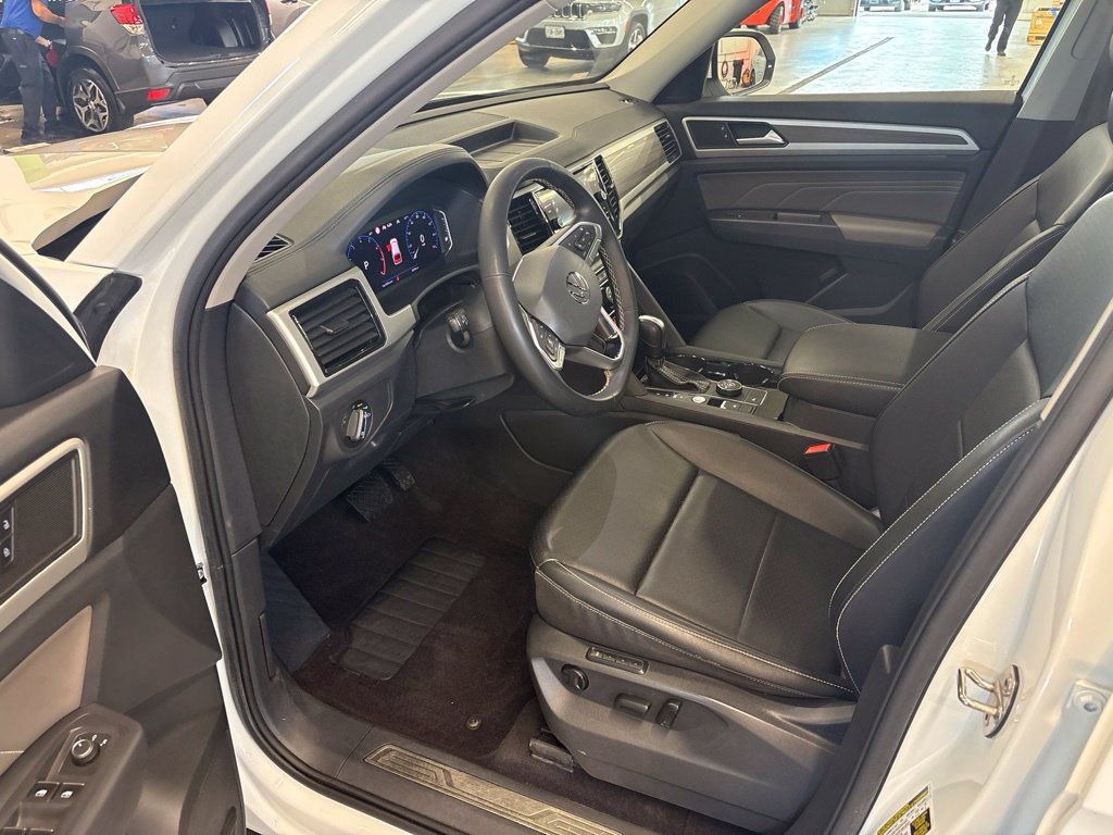 Used 2021 Volkswagen Atlas SEL AWD/4WD image 13