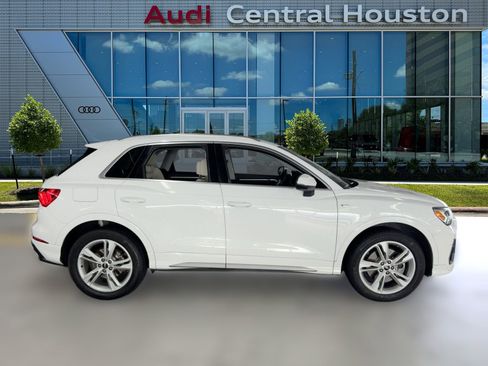 Used 2022 Audi Q3 2.0T Premium Plus w/ Premium Plus Package image 8