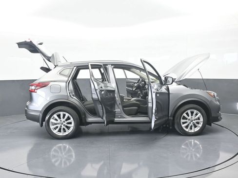 Used 2021 Nissan Rogue Sport SV image 75