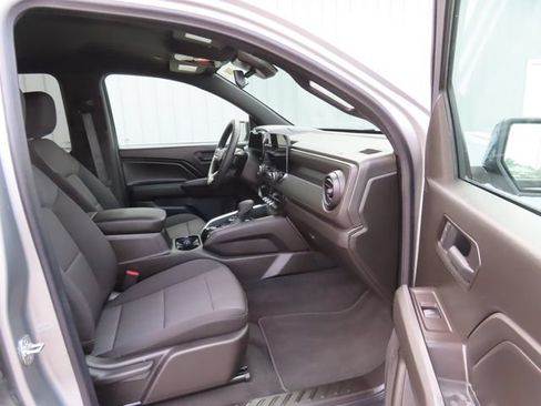 Used 2026 Chevrolet Colorado Trail Boss AWD/4WD image 22