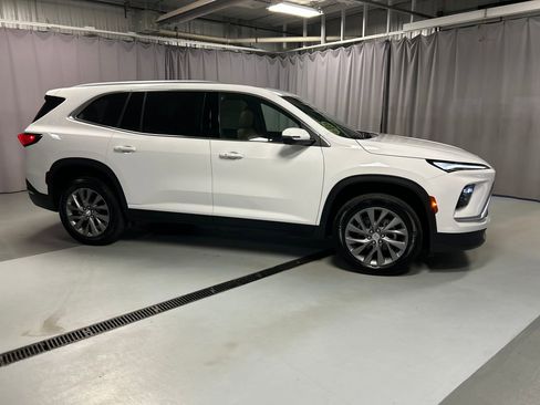 New 2026 Buick Enclave Preferred w/ Power Package AWD/4WD image 8