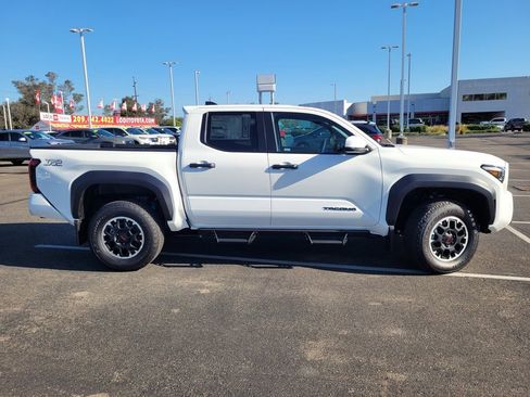New 2026 Toyota Tacoma TRD Off-Road AWD/4WD image 4