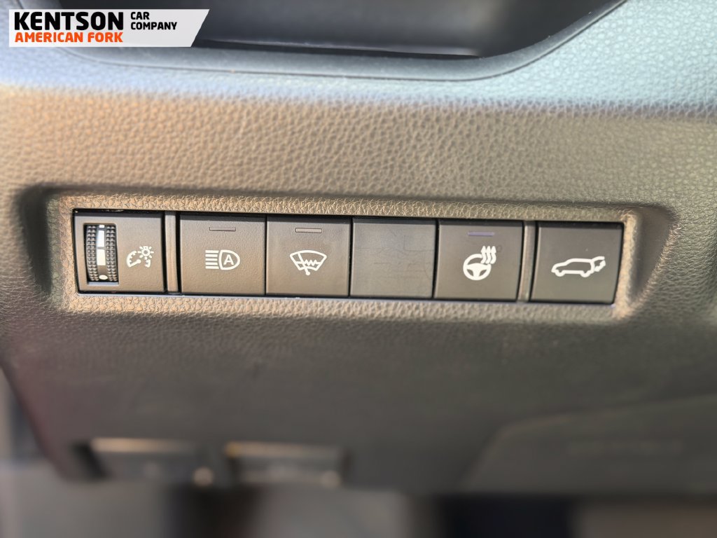 Used 2019 Toyota RAV4 XLE Premium w/ Cold Weather Package AWD/4WD image 18