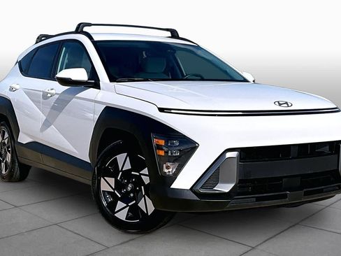 Used 2024 Hyundai Kona SEL w/ Convenience Package FWD image 3