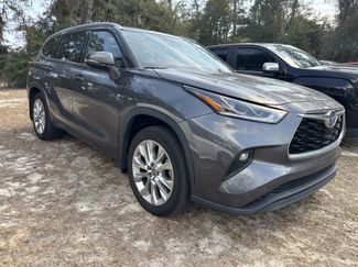 Used 2023 Toyota Highlander Limited video 2