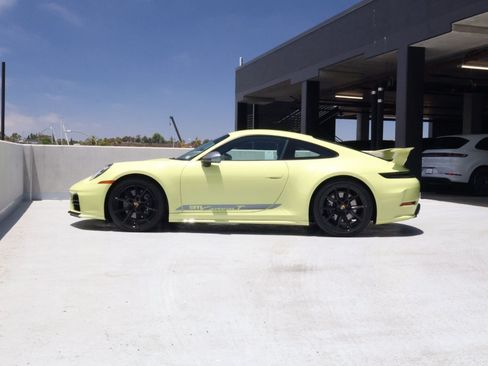 Certified 2025 Porsche 911 Carrera T RWD image 2