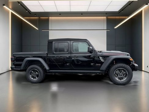 Used 2022 Jeep Gladiator Rubicon w/ LED Lighting Group AWD/4WD image 7