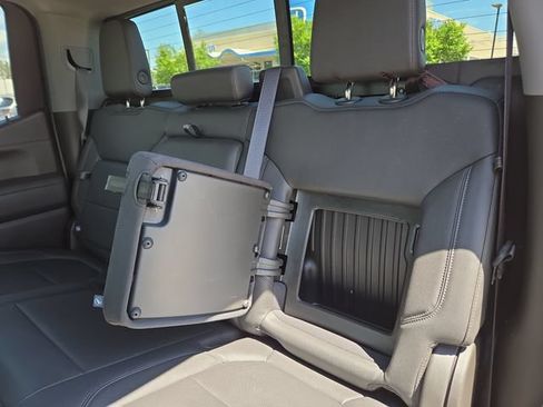 Used 2022 Chevrolet Silverado 1500 LTZ w/ LTZ Convenience Package II AWD/4WD image 31