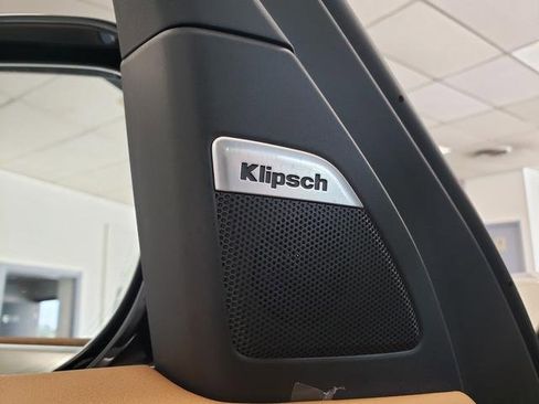 New 2025 Nissan Armada SL w/ Captain's Chari Seat Package image 20