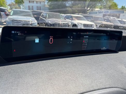 Used 2025 Ford Expedition Max Active AWD/4WD image 32