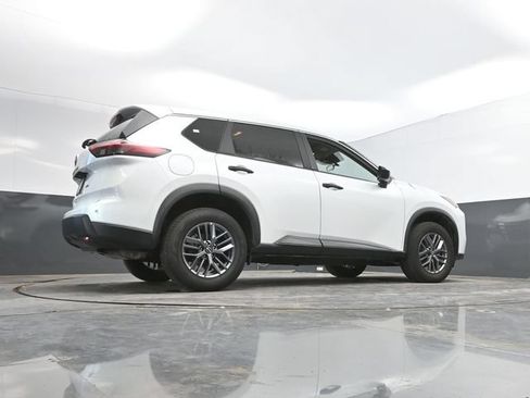 Used 2024 Nissan Rogue S AWD/4WD image 48