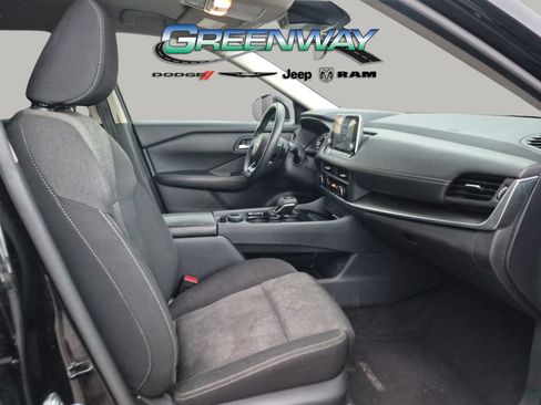 Used 2024 Nissan Rogue SV AWD/4WD image 8