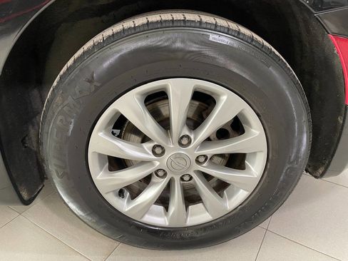 Used 2018 Chrysler Pacifica Touring-L image 13