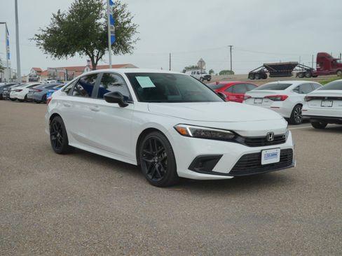 Used 2024 Honda Civic Sport image 3