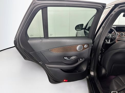 Used 2020 Mercedes-Benz GLC 300 4MATIC image 26