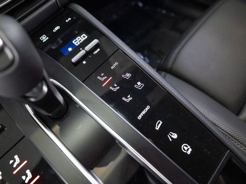 Certified 2026 Porsche Macan image 26