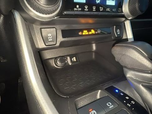 Used 2024 Toyota RAV4 LE image 21