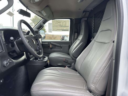New 2025 Chevrolet Express 2500 Work Van w/ Driver Convenience Package image 20