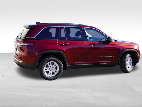 Certified 2023 Jeep Grand Cherokee Laredo w/ Luxury Tech Group I image 4