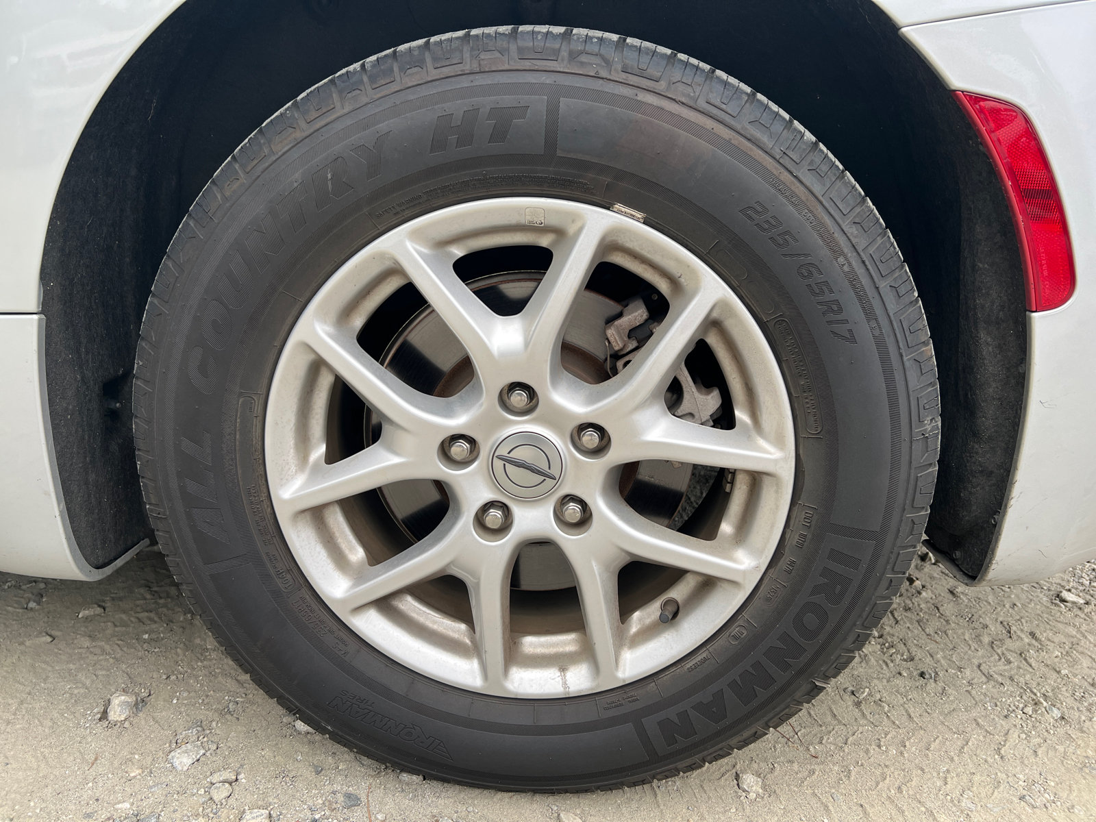 Used 2024 Chrysler Pacifica Touring-L FWD image 22