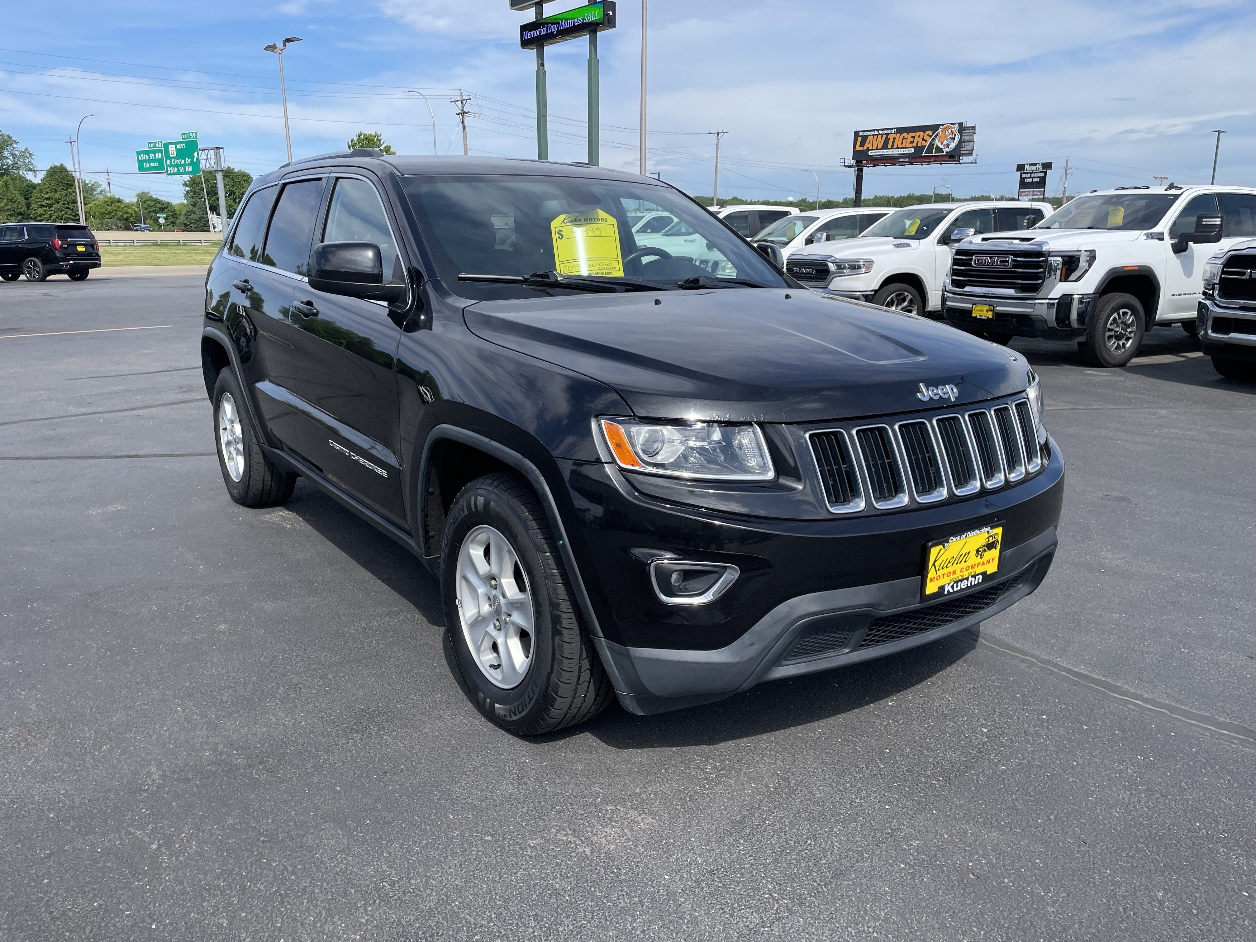 Used 2015 Jeep Grand Cherokee Laredo w/ Quick Order Package 23E AWD/4WD image 2