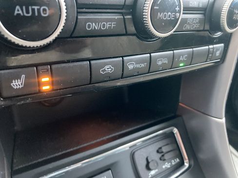 Used 2022 Subaru Ascent Premium w/ Convenience Package image 45