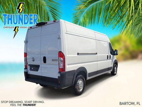 Used 2025 RAM ProMaster 2500 w/ Convenience Group FWD image 4