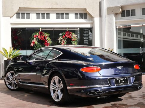 Used 2023 Bentley Continental GT V8 image 3