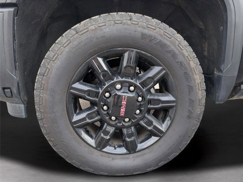 Used 2025 GMC Sierra 2500 AT4 w/ AT4 Premium Plus Package image 9
