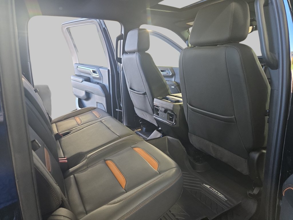 Used 2024 GMC Sierra 2500 AT4 w/ AT4 Premium Plus Package AWD/4WD image 12
