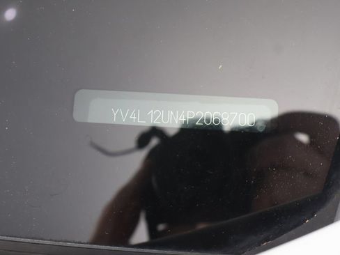 Used 2023 Volvo XC40 B5 Plus w/ Protection Package Premier AWD/4WD image 52