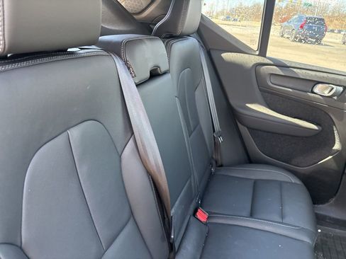 Used 2025 Volvo XC40 B5 Ultra w/ Protection Package Premier image 39