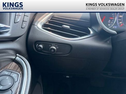Used 2020 Chevrolet Malibu Premier FWD image 22