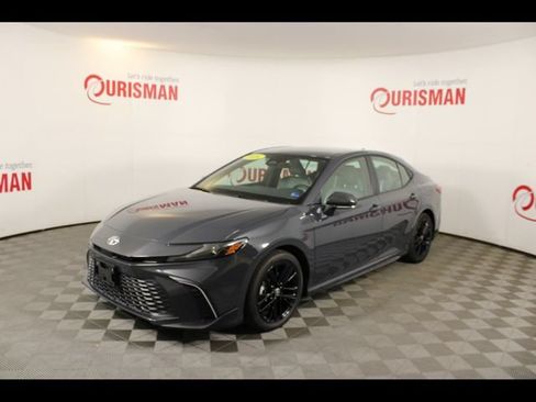 Used 2026 Toyota Camry SE w/ Multimedia Upgrade Package FWD image 2