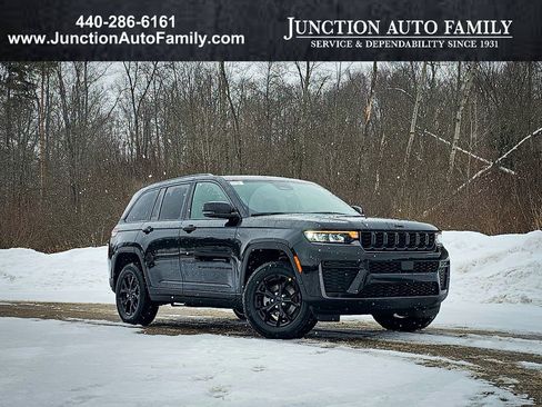 New 2026 Jeep Grand Cherokee Altitude AWD/4WD image 1