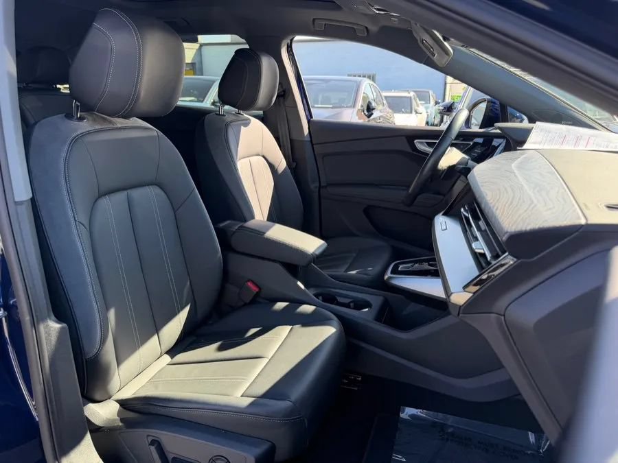 Used 2023 Audi Q4 e-tron Prestige AWD/4WD image 28