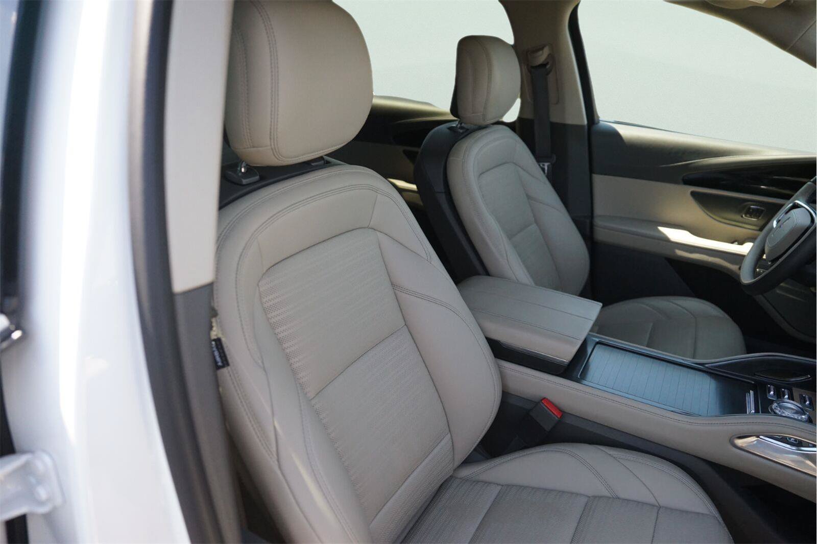 Used 2025 Lincoln Nautilus Reserve AWD/4WD image 20