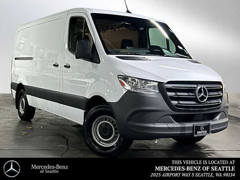 Used 2025 Mercedes-Benz Sprinter 2500 image 1