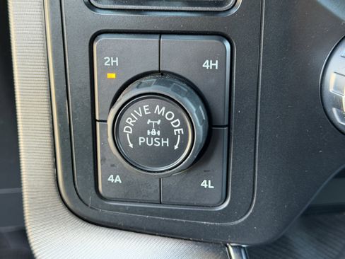 Certified 2023 Ford F150 Platinum w/ Equipment Group 701A High image 18