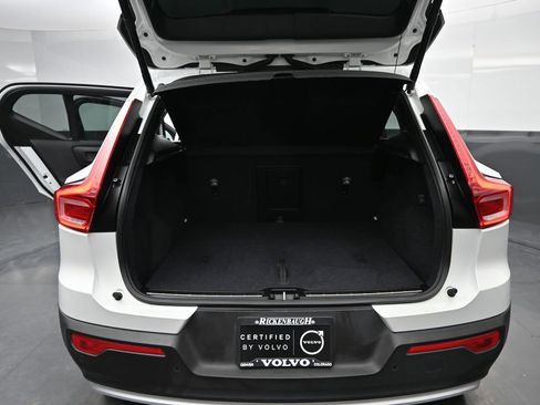Used 2025 Volvo XC40 B5 Plus AWD/4WD image 18